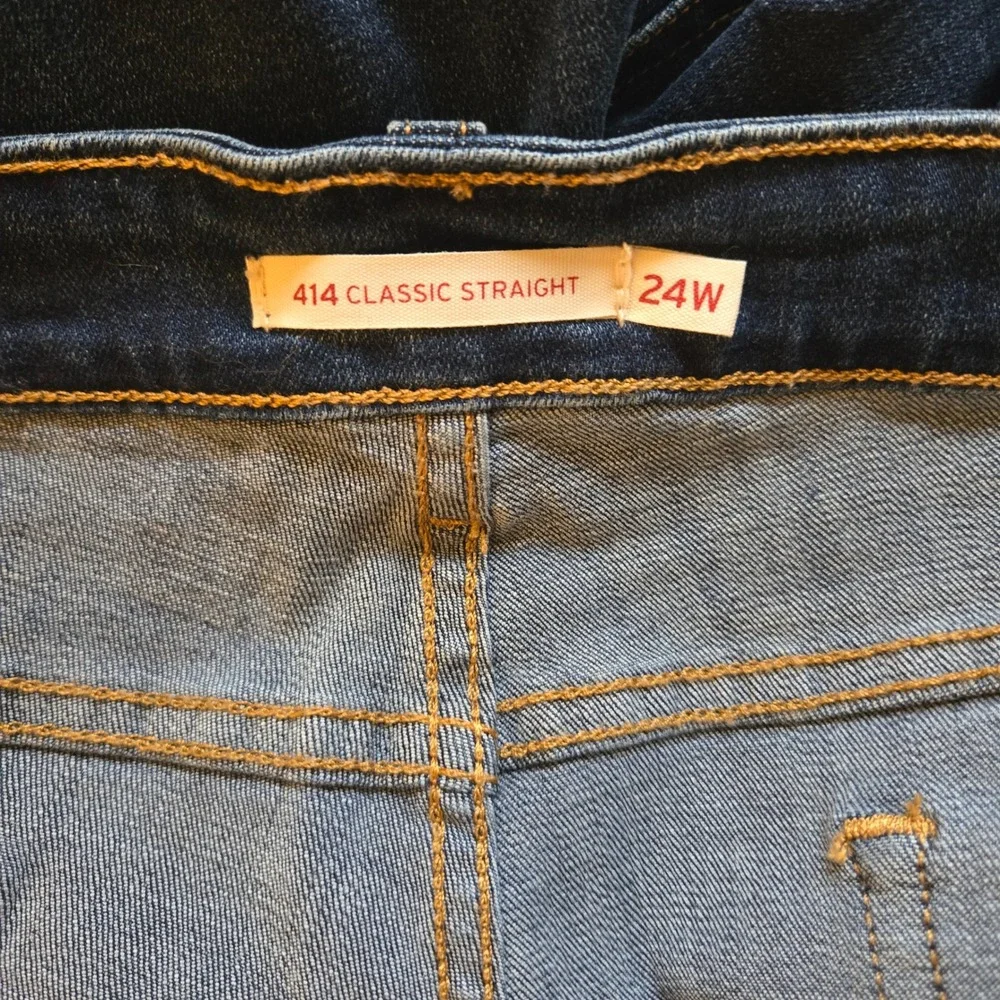 Levi Strauss & Co 414 Classic Straight Mid Rise Easy Through Hip Thigh Jeans 24W